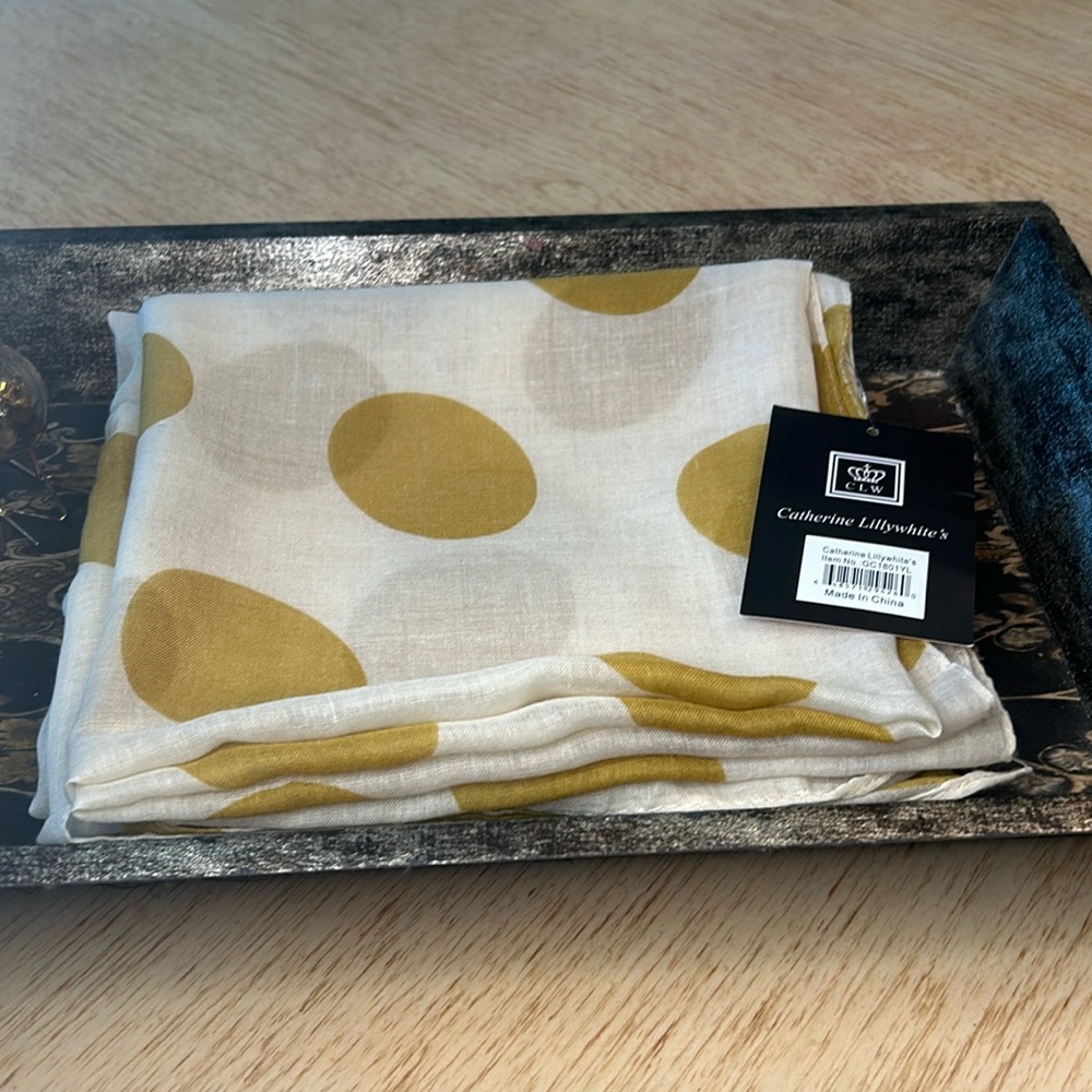 Catherine Lillywhite’s Scarf  NWT